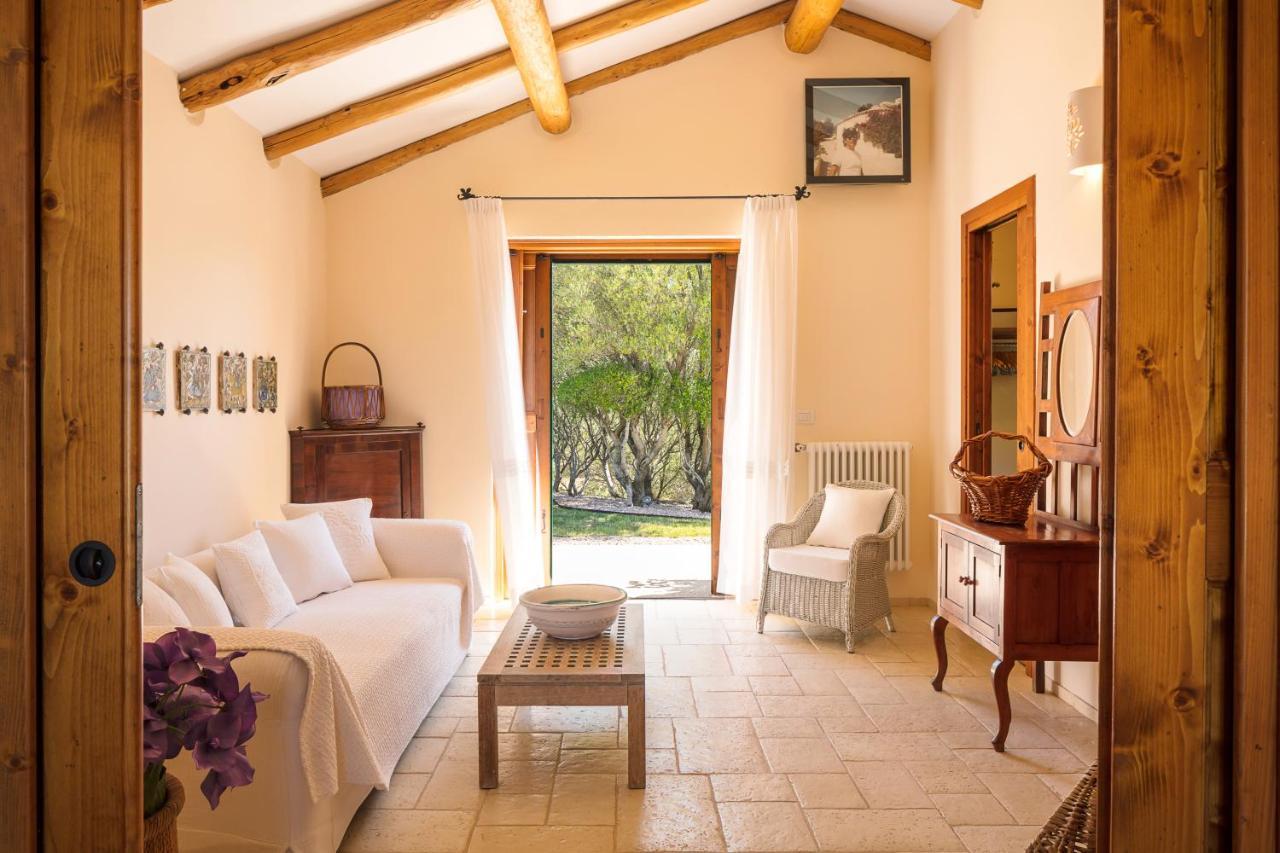 Albero Capovolto Bed & Breakfast Golfo Aranci Exterior photo